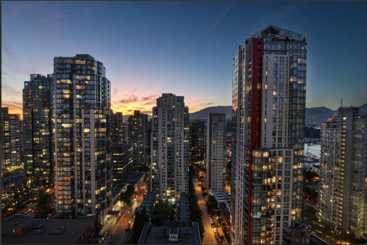 Robson & Granville Luxury Suite Vancouver Exteriör bild