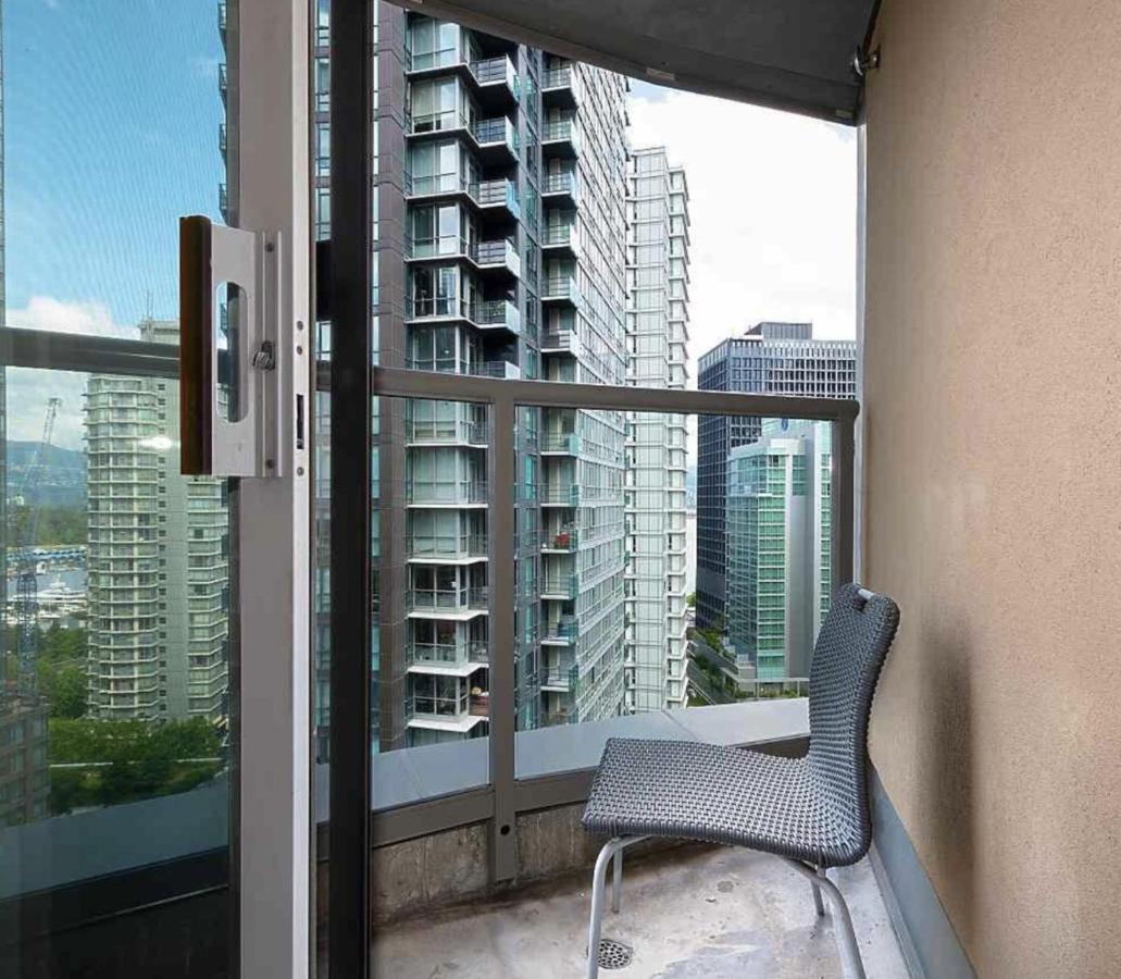 Robson & Granville Luxury Suite Vancouver Exteriör bild